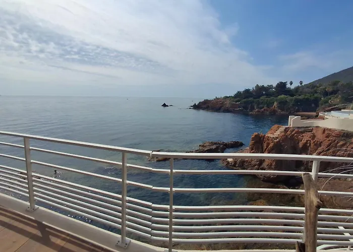 Un Balcon Sur La Saint-Raphael (Var)