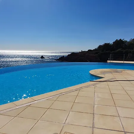 Lägenhet Un Balcon Sur La
